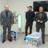 «Единая Россия» вручила новогодние подарки маленьким пациентам противотуберкулезного диспансера