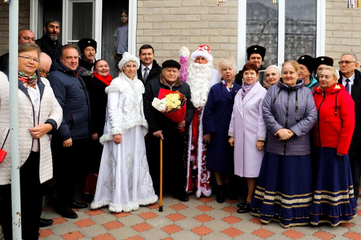 Тбилисские единороссы поздравили ветеранов Великой Отечественной войны с  Новым годом