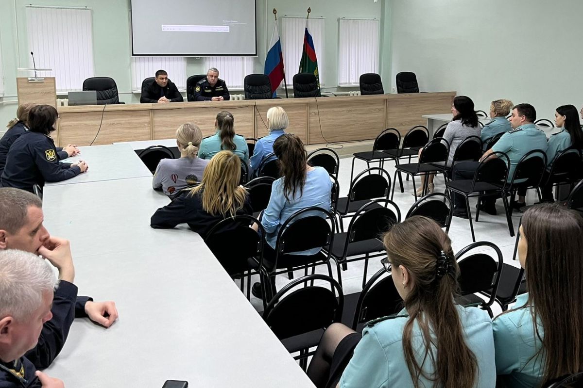Председатель общественного совета партпроекта «Детский спорт» Сеник Аванесян выступил перед личным составом донского ГУ ФССП