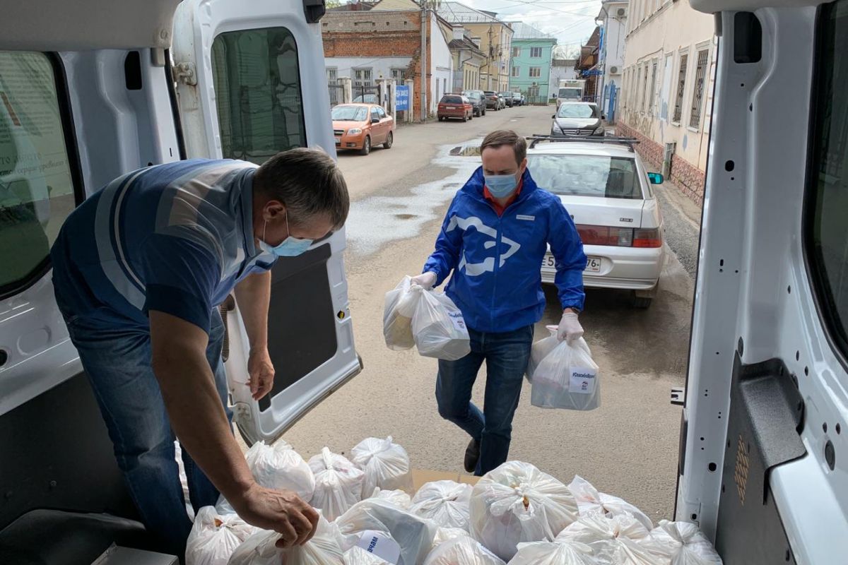 Единая Россия» доставила более 82 тысяч тонн гумпомощи в новые регионы и на  фронт