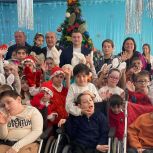 Артём Бичаев передал подарки Реабилитационному центру для детей с ограниченными возможностями в г. Избербаш