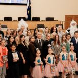 В Тюмени «Единая Россия» организовала посещение новогоднего праздника детям бойцов СВО
