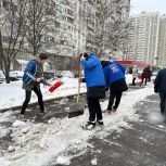 Более тысячи человек приняли участие в акции «Единой России» «Снежный десант» в Москве