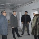 Секретарь Ахтубинского местного отделения «Единой России», глава МО «Ахтубинский район» Владимир Михед посетил амбулаторию в поселке Нижний Баскунчак