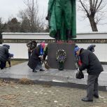 В Чечне по инициативе «Единой России» привели в порядок военные памятники и братские могилы