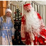 В Казани сторонница партии «Единая Россия» поздравила с наступающим Новым годом особенных детей