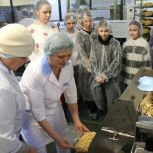 Штаб общественной поддержки организовал для школьников экскурсию на Казанский хлебозавод №3