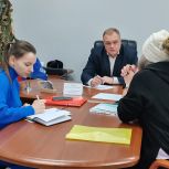 Помогут написать грант и улучшить жилищные условия: «Единая Россия» завершила декаду приемов граждан