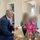Депутат «Единой России» Ашот Хбликян поздравил семьи участников СВО с Днем матери