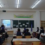 Представители местного отделения партии «Единая Россия» в Назрановском районе провели урок финансовой грамотности для учащихся СОШ №2 с.п. Сурхахи