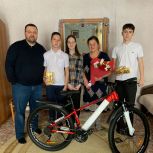 Сергей Демидов исполнил мечту трёх ребят из Алексеевского района