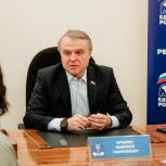 Тюменцы с вопросами по СВО пришли на личный прием к Николаю Брыкину
