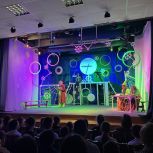 Богородские единороссы побывали на спектакле школьного театра «Карнавал»