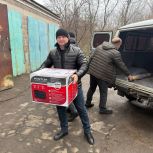 Красное и Лебедянь передали гуманитарные грузы в Володарский округ