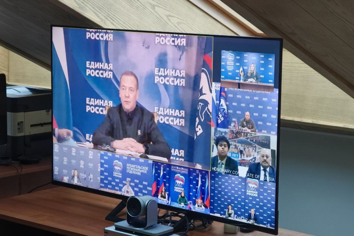 Дмитрий Медведев поддержал предложение о продлении акции «Единой России» «Люди Артека»