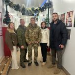 Партийцы Кировского округа передали подарки и гуманитарный груз бойцам и детям подшефного детсада