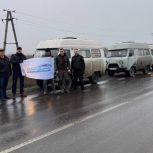 Сторонники «Единой России» передали автомобили в помощь бойцам спецоперации