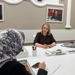 Депутат Махачкалинского городского Собрания Елена Кожухина провела прием граждан