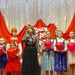 «Единая Россия» в Каменском районе провела концерты и тематические встречи ко Дню матери