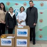 В Волжском активисты партпроекта «Крепкая семья» передали подарки маленьким пациентам городской детской больницы