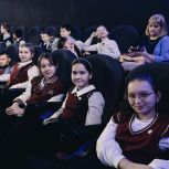 Соломон Апоян организовал новогодний кинопоказ для юных нижегородцев