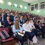 В Иркутске «Единая Россия» провела для школьников просветительское мероприятие о структуре государственной власти и противодействии коррупции