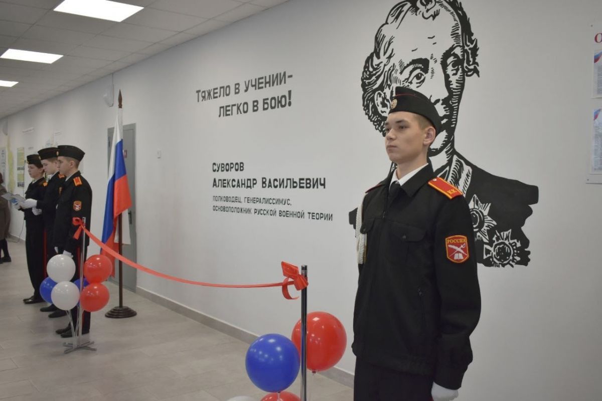 По инициативе «Единой России» в школе Республики Марий Эл появился мурал полководцу Александру Суворову