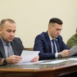 Сторонники "Единой России" подвели итоги уходящего года, дали рекомендацию в Партию девяти кандидатам и наградили активистов за успешную работу