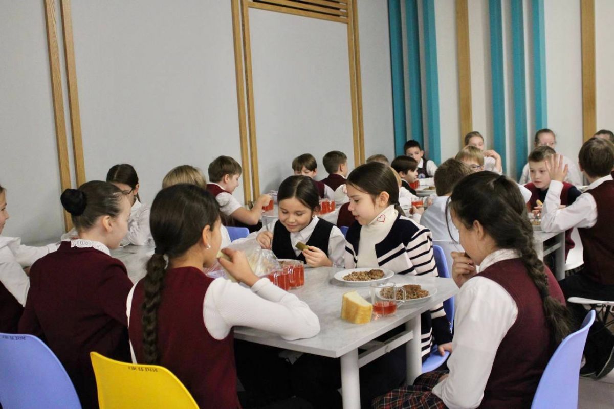 Питание школьников в Губкинском под контролем у местных активистов «Единой России»