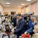 В Смоленском горсовете в четвёртый раз открылась ежегодная благотворительная выставка-ярмарка «От сердца к сердцу» в рамках проекта «Единой России»
