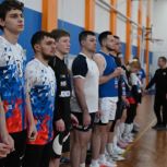 Молодогвардейцы Нягани провели благотворительный турнир по волейболу