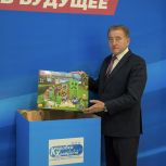 Депутаты «Единой России» активно принимают участие в благотворительной акции «Коробка храбрости»