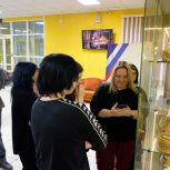 Активисты «Единой России» познакомили школьников Октябрьского (ХМАО) с профессиями в сфере культуры и искусства