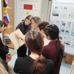 «Единая Россия» организовала для старшеклассников Октябрьского (ХМАО) экскурсию в архив