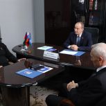 Юрий Бурлачко провёл приём граждан в региональной общественной приёмной «Единой России»