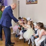 Воспитанники Областного социально-реабилитационного центра для детей и молодых инвалидов получили подарки и поздравления от «Единой России»