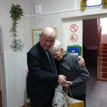 «С Новым годом, ветеран!»: «Единая Россия» поздравляет фронтовиков с наступающим праздником
