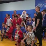 При участии «Единой России» в Курильске прошёл открытый урок по самбо