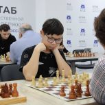 В штабе общественной поддержки «Единой России» в Магадане прошёл турнир по шахматам