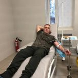 Единороссы и сторонники партии Песчанокопского района приняли участие в донорской акции