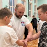 «Единая Россия» организовала для барнаульских школьников встречу с чемпионом