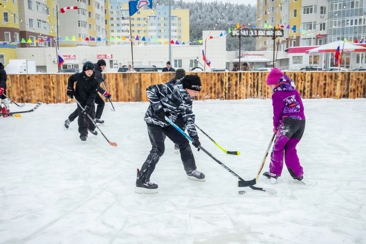 По инициативе «Единой России» в Ханты-Мансийске открыли новый каток