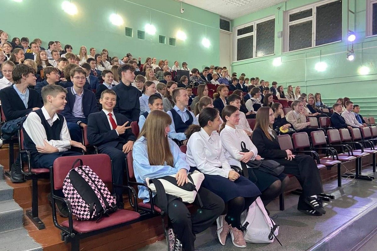 В Иркутске «Единая Россия» провела для школьников просветительское мероприятие о структуре государственной власти и противодействии коррупции