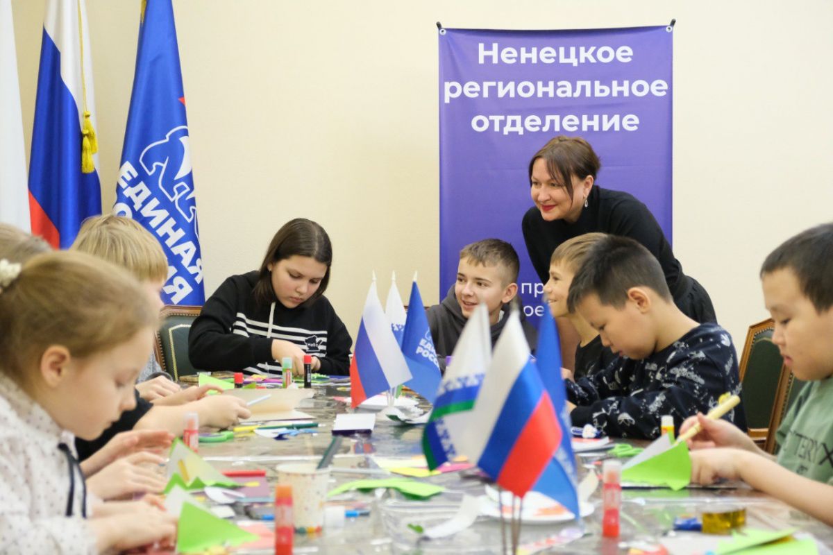 Маленькие руки — большое сердце: открытки с любовью для тех, кто ждёт чуда