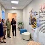 Татьяна Кусайко посетила обновленные школы в Мурманске и Видяево