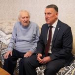 Мэр Великого Новгорода поздравил ветеранов