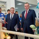 Молодогвардейцы Югры организовали благотворительную ярмарку в поддержку бойцов СВО