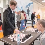 В подмосковном Сергиевом Посаде при поддержке «Единой России» открылся первый шахматный клуб Сергея Карякина