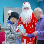 Новый год — один из самых главных зимних праздников, дети всегда с нетерпением ждут подарки и поздравления