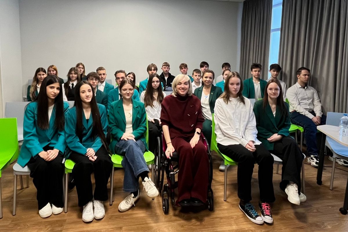 Депутат от «Единой России» встретилась с кузбасскими школьниками